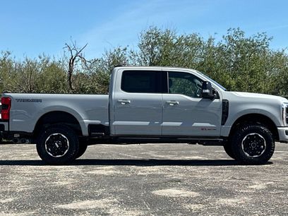New 2026 Ford F350 Platinum w/ Tremor Off-Road Package