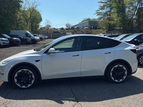 Used 2021 Tesla Model Y Long Range AWD/4WD image 3