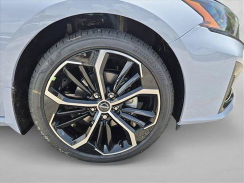 New 2026 Nissan Altima 2.5 SR FWD image 9