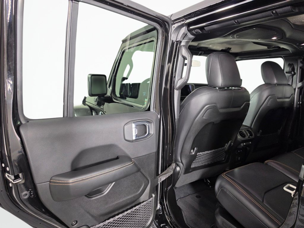 Used 2024 Jeep Wrangler Unlimited Sahara AWD/4WD image 29