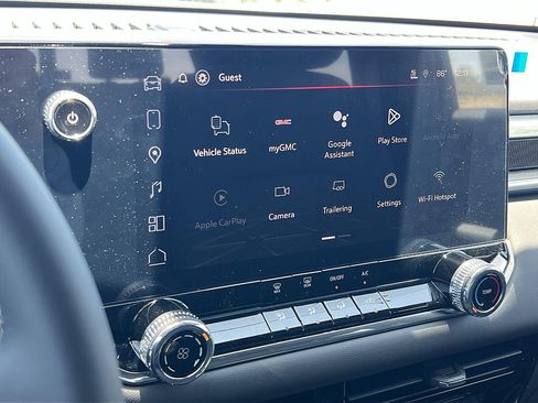New 2026 GMC Canyon Elevation w/ LPO, Black Badging Package RWD image 17