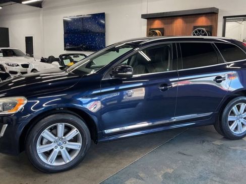 Used 2017 Volvo XC60 T5 Inscription w/ Preferred Option Package FWD image 1