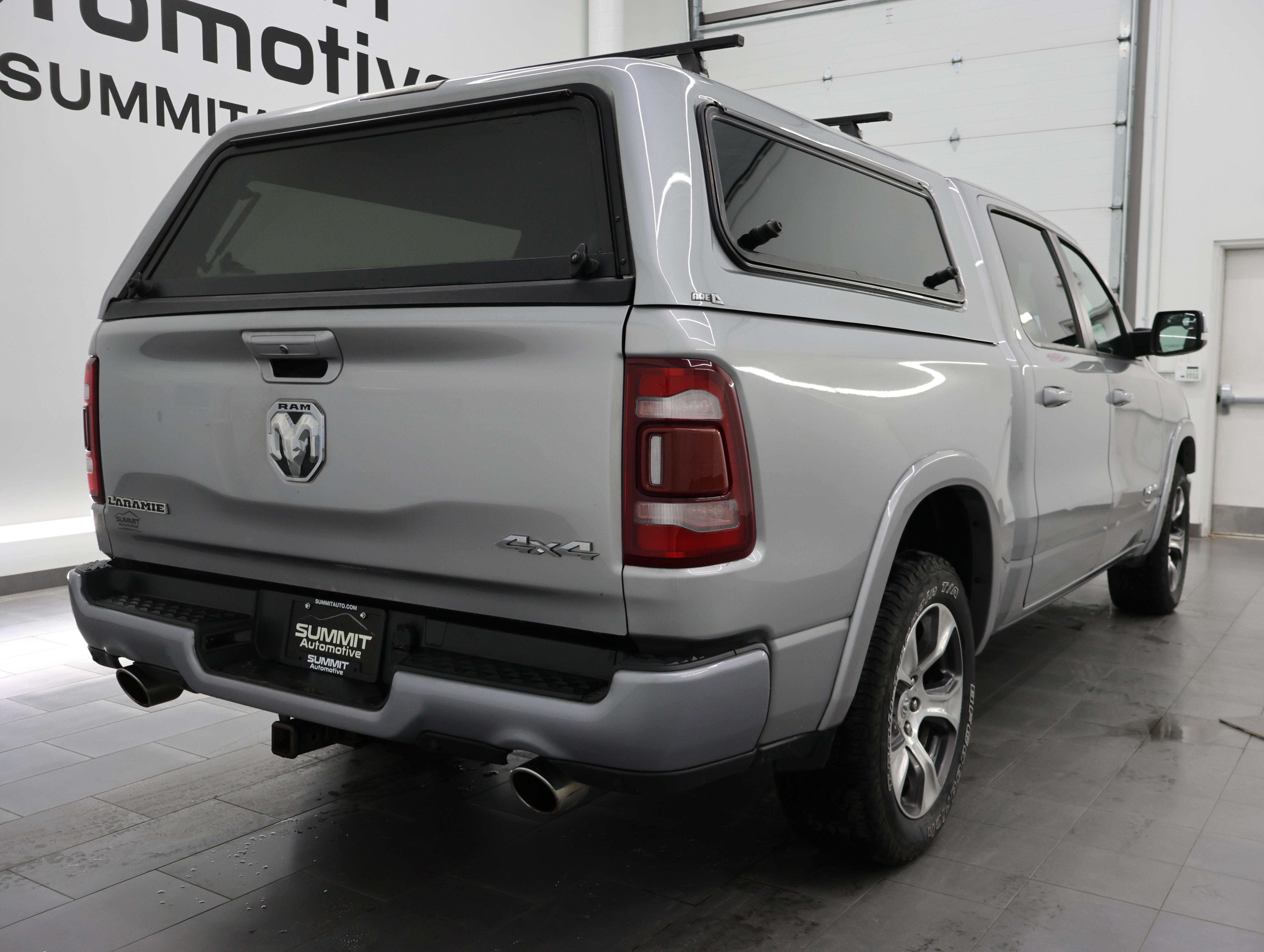 Used 2019 RAM 1500 Laramie w/ Sport Appearance Package AWD/4WD image 4