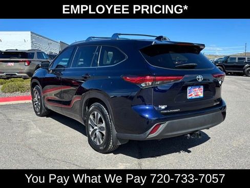 Used 2020 Toyota Highlander XLE AWD/4WD image 3
