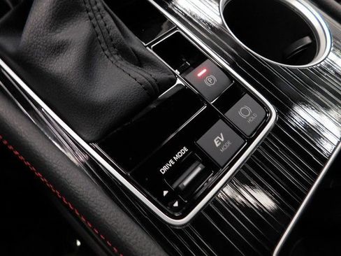 Used 2025 Toyota Sienna XSE image 47