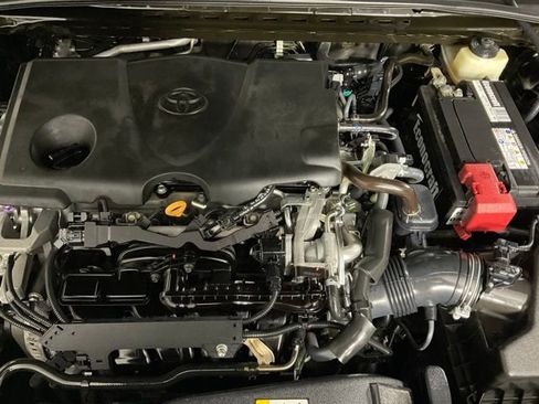 Used 2018 Toyota Camry LE image 7