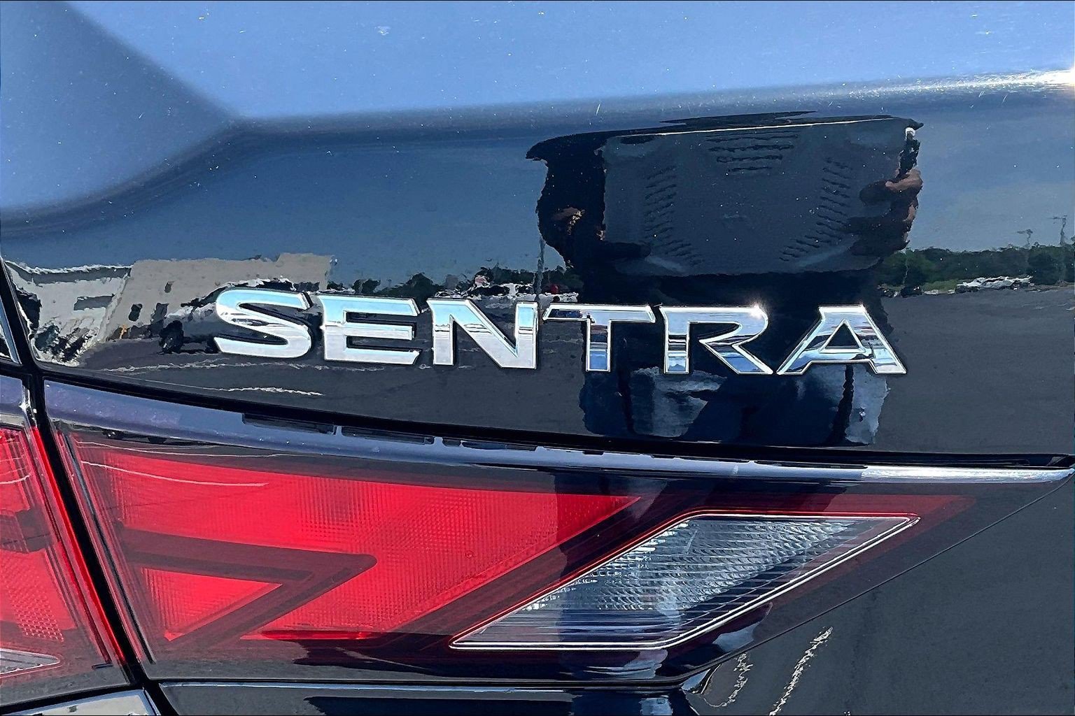 Used 2025 Nissan Sentra SV FWD image 25