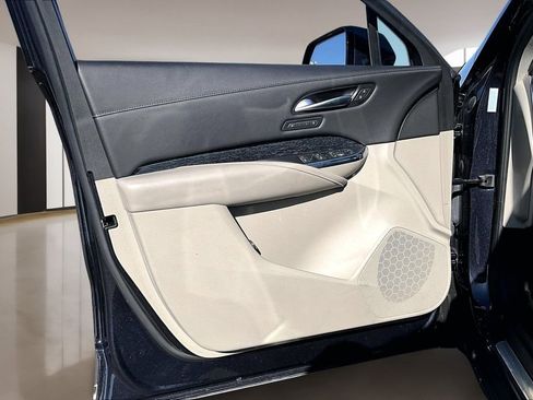 Used 2023 Cadillac XT4 Premium Luxury image 18