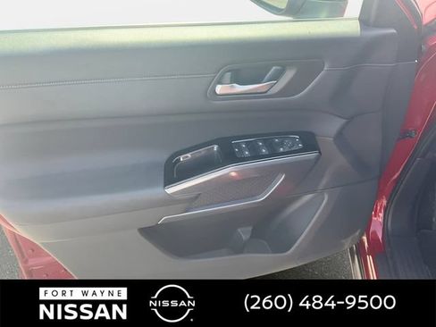 Certified 2024 Nissan Pathfinder SL AWD/4WD image 31