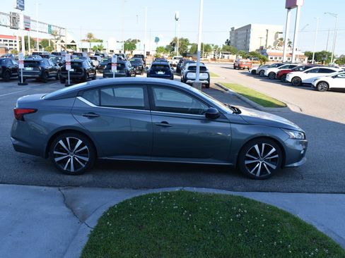 Used 2020 Nissan Altima 2.5 SR FWD image 13
