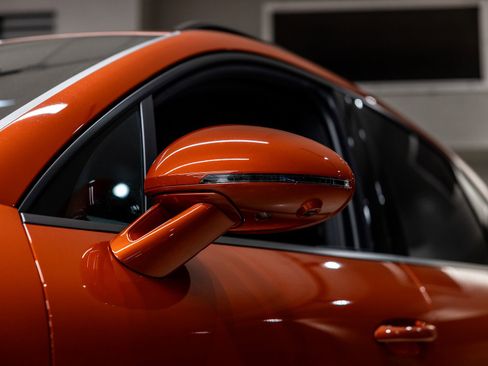Certified 2025 Porsche Macan AWD/4WD image 21