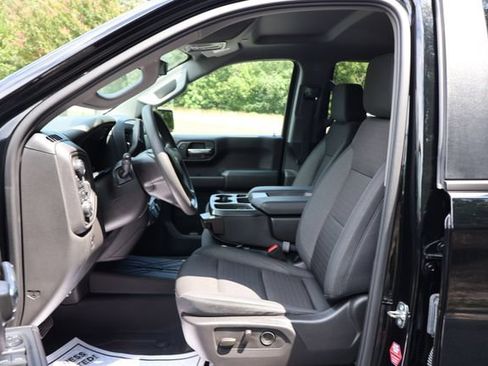 Used 2024 Chevrolet Silverado 1500 Custom w/ Turbomax Blackout Package AWD/4WD image 17