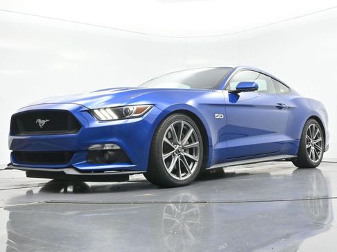 Used 2017 Ford Mustang GT Premium RWD image 43