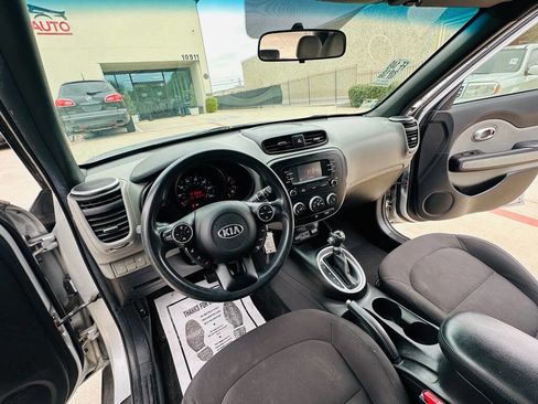 Used 2015 Kia Soul image 16