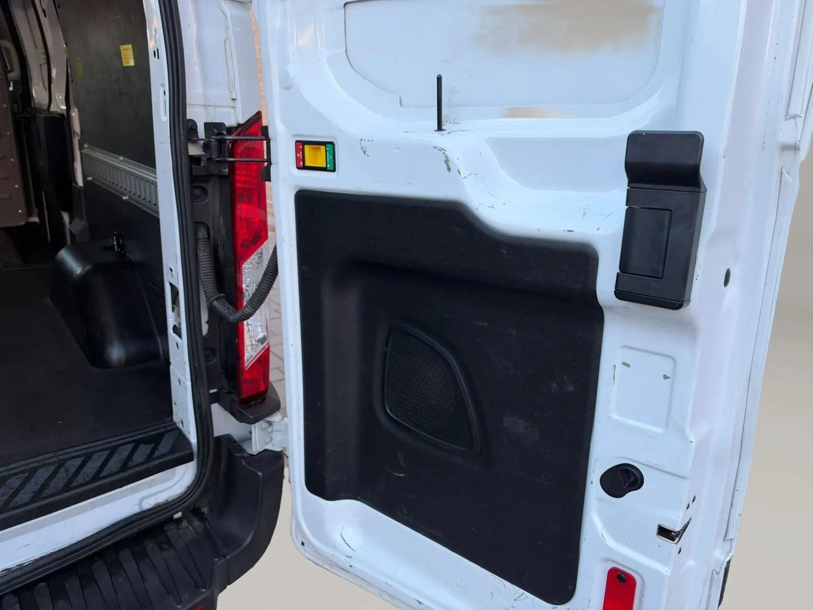 Used 2019 Ford Transit 250 130 Low Roof RWD image 13