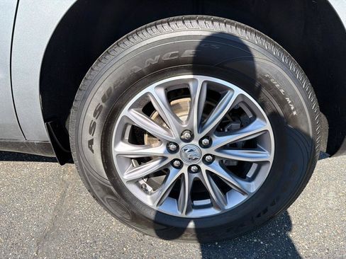 Used 2023 Buick Enclave Essence AWD/4WD image 32
