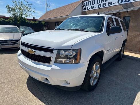 Used 2014 Chevrolet Tahoe LT w/ Luxury Package RWD image 3