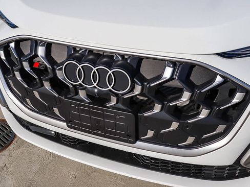 New 2025 Audi SQ5 Premium Plus image 8