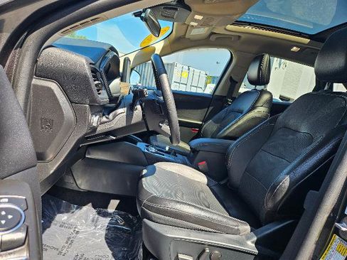 Certified 2020 Ford Escape Titanium w/ Titanium Premium Package 2.0 AWD/4WD image 14