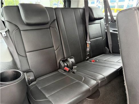 Used 2018 Chevrolet Suburban LT RWD image 26