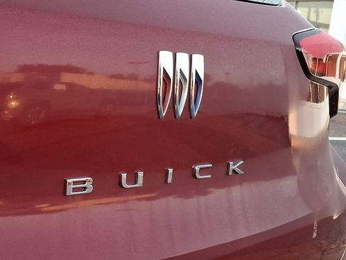 Certified 2024 Buick Encore GX Preferred FWD image 30