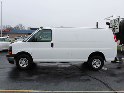 Used 2019 Chevrolet Express 2500 w/ Driver Convenience Package RWD image 8