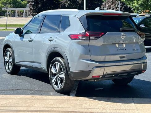 Used 2024 Nissan Rogue SL AWD/4WD image 9