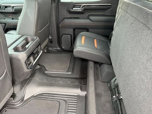 Used 2022 GMC Sierra 1500 AT4 w/ AT4 Preferred Package image 16