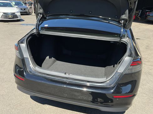 Used 2023 Honda Accord LX image 27