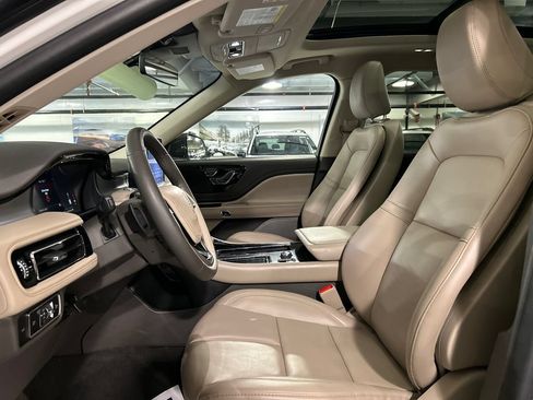 Used 2024 Lincoln Aviator AWD w/ Premium Package image 10