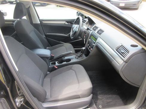 Used 2014 Volkswagen Passat 1.8T S image 19