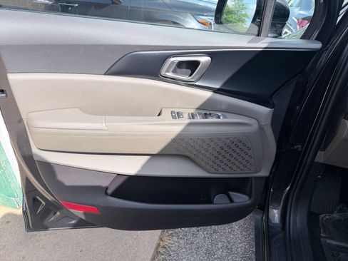 Used 2026 Kia Carnival FWD image 18