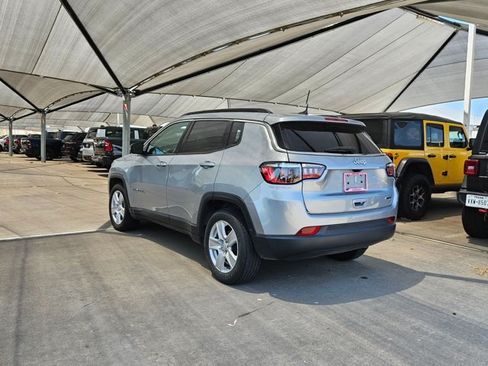 Used 2022 Jeep Compass Latitude w/ Sun and Sound Group FWD image 7