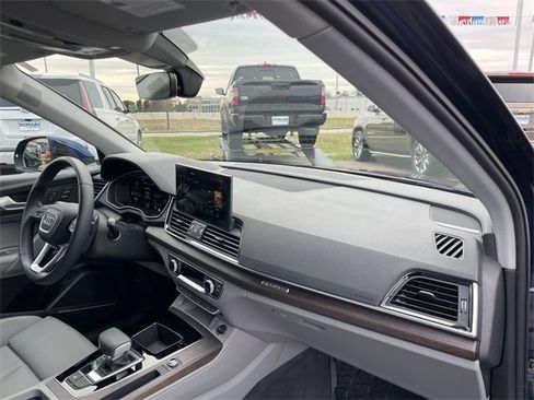 Used 2025 Audi Q5 2.0T Premium Plus w/ Premium Plus Package image 18