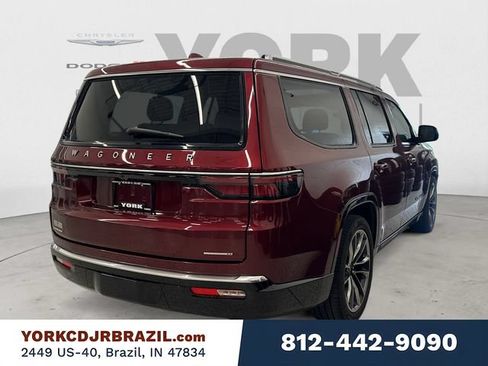 Used 2022 Jeep Wagoneer Series III w/ Premium Group I AWD/4WD image 5