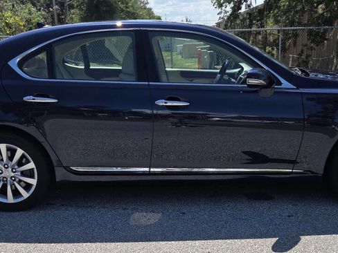 Used 2011 Lexus LS 460 AWD w/ Comfort Pkg image 5