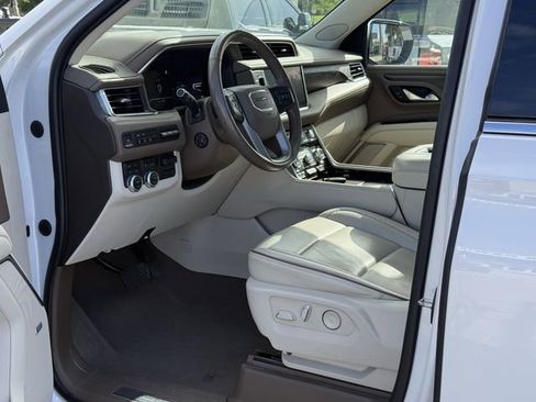 Used 2022 GMC Yukon Denali w/ Denali Ultimate Package AWD/4WD image 14