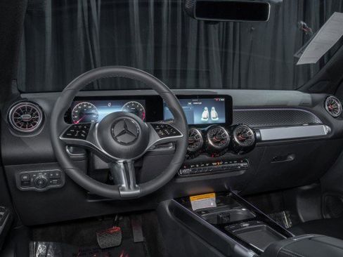 Certified 2025 Mercedes-Benz GLB 250 image 18