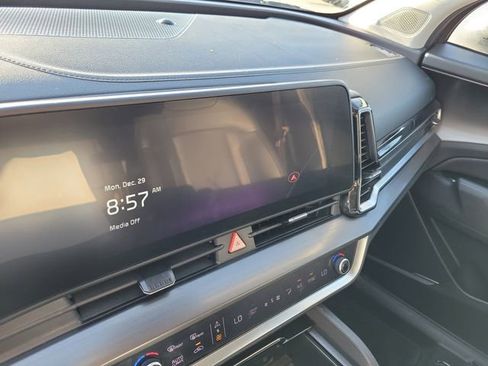 Used 2023 Kia Sportage EX image 21