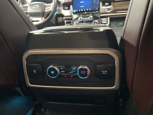Used 2024 Ford Expedition Max Limited image 14