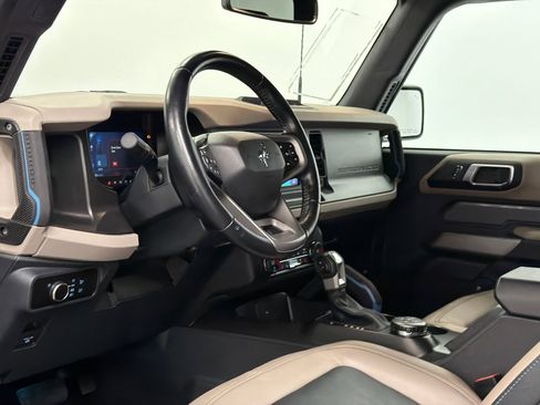 Used 2023 Ford Bronco Wildtrak AWD/4WD image 14