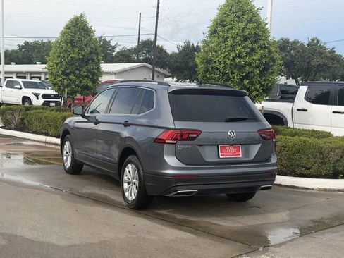 Used 2019 Volkswagen Tiguan SE w/ Panoramic Sunroof Package FWD image 5