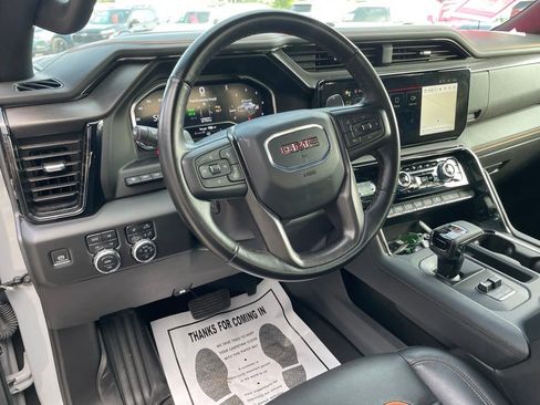 Used 2025 GMC Sierra 1500 AT4 w/ Technology Package AWD/4WD image 37