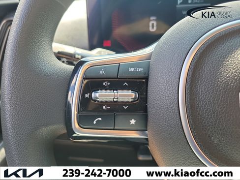 Certified 2025 Kia Sorento LX FWD image 24
