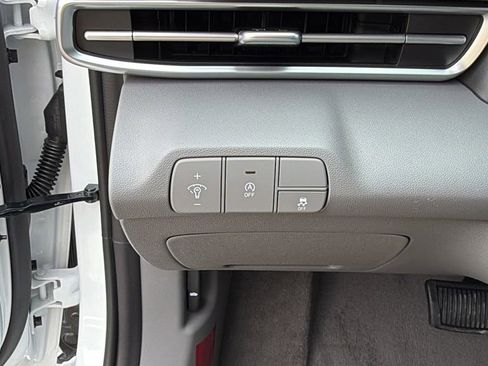 New 2026 Hyundai Elantra SE FWD image 31