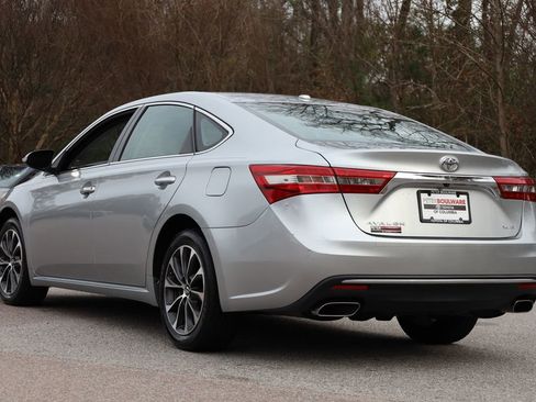 Used 2018 Toyota Avalon XLE Plus image 5