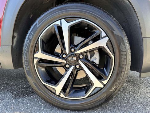 Used 2023 Chevrolet TrailBlazer RS w/ Sun and Liftgate Package AWD/4WD image 6