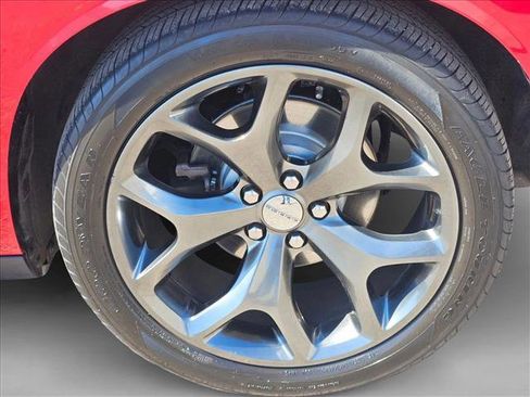 Used 2015 Dodge Challenger SXT w/ Driver Convenience Group image 14