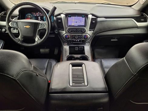 Used 2017 Chevrolet Suburban LT image 26