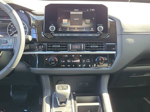 New 2025 Nissan Pathfinder SV image 9